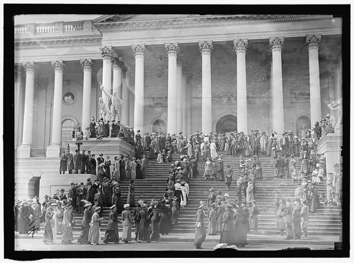 Framed Print : Capitol, U.S. group on steps, between 1913 and 1917. Creator: Harris & Ewing. Capitol, U.S. group on steps, between 1913 and 1917. Creator: Harris & Ewing Framed Print : Capitol, U.S. group on steps, between 1913 and 1917. Creator: Harris & Ewing. Capitol, U.S. group on steps, between 1913 and 1917. Creator: Harris & Ewing