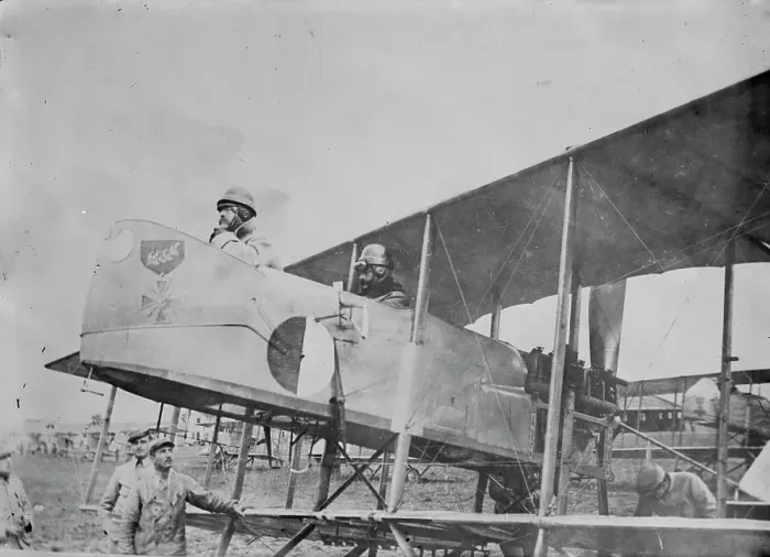 Framed Print : Capt. Hoppe [i.e. Happe] & Capt. Berthaut, between 1914 and 1918. Creator: Bain News Service
