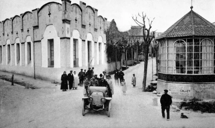 Framed Print : A car in the Promenade of Castelltercol village (Barcelona) in the early 20th century Framed Print : A car in the Promenade of Castelltercol village (Barcelona) in the early 20th century