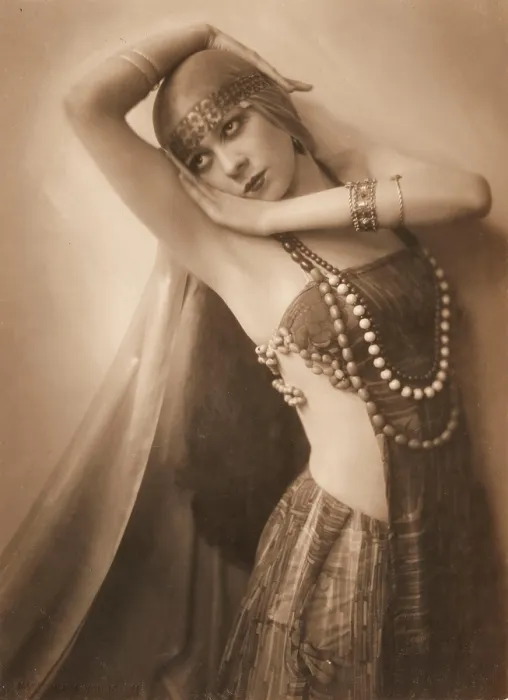 Framed Print : Carina Ari (1897-1970) in 'Ambras dance', 1922. Creator: Setzer, Franz Xaver (1886-1939) Framed Print : Carina Ari (1897-1970) in 'Ambras dance', 1922. Creator: Setzer, Franz Xaver (1886-1939)