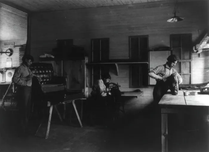 Framed Print : Carlisle Indian School, Carlisle, Pa. Carriage shop, 1901. Creator: Frances Benjamin Johnston
