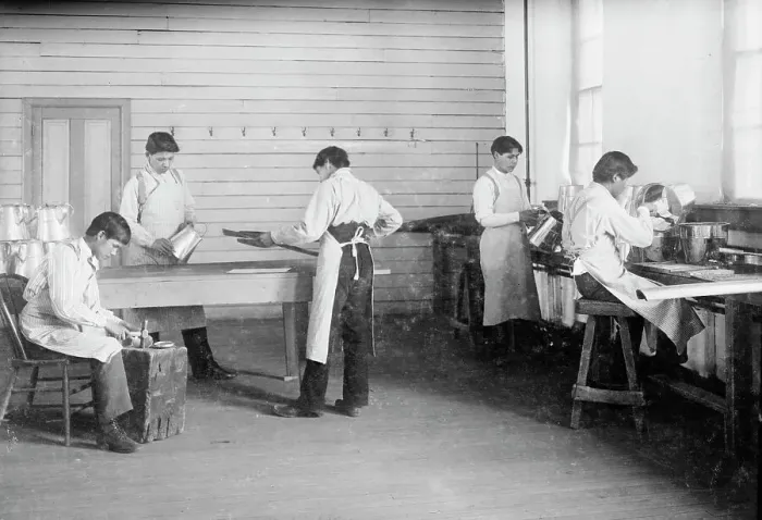 Framed Print : Carlisle School - Tin Shop, between c1910 and c1915. Creator: Bain News Service Framed Print : Carlisle School - Tin Shop, between c1910 and c1915. Creator: Bain News Service
