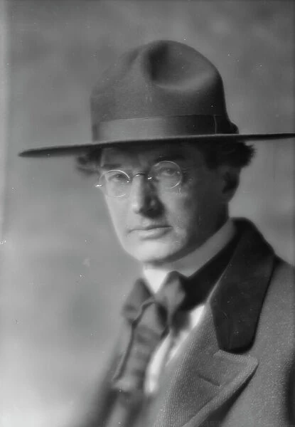 Carman, Bliss, Mr. portrait photograph, 1915 Mar. Creator: Arnold Genthe