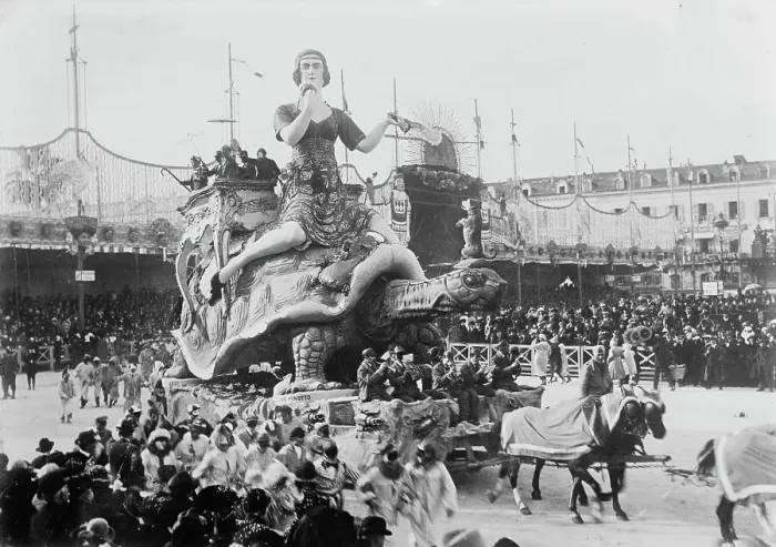Framed Print : Carnival, Nice, between c1915 and c1920. Creator: Bain News Service Framed Print : Carnival, Nice, between c1915 and c1920. Creator: Bain News Service