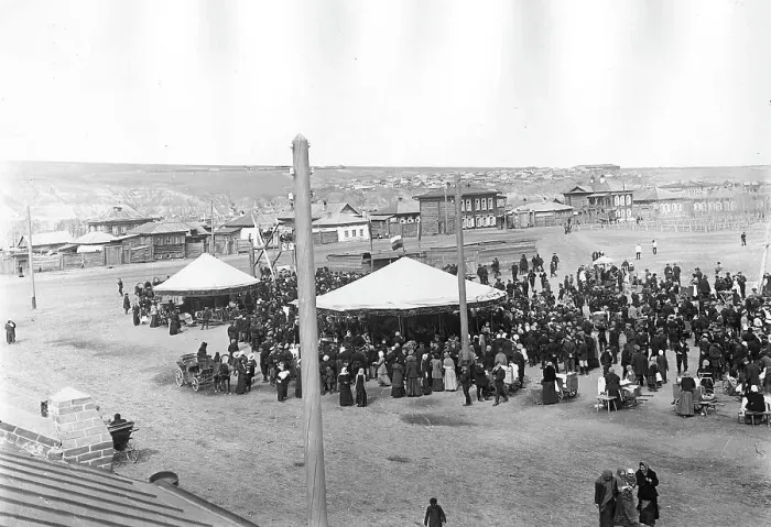 Framed Print : Carousels on Novobazarnaya Square, 1910-1919. Creator: N. A. Stavrovskii Framed Print : Carousels on Novobazarnaya Square, 1910-1919. Creator: N. A. Stavrovskii