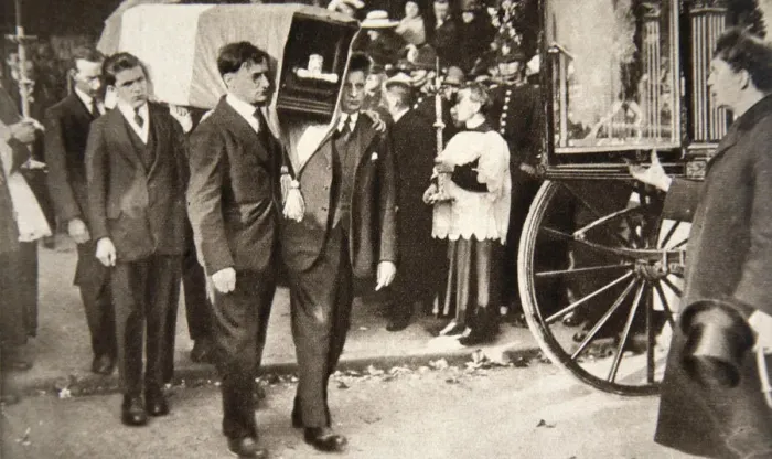 Framed Print : Carrying the coffin of Alderman Terence McSwiney, Lord Mayor of Cork, 1920. Artist Framed Print : Carrying the coffin of Alderman Terence McSwiney, Lord Mayor of Cork, 1920. Artist