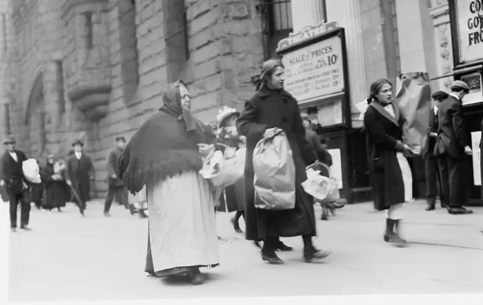 Framed Print : Carrying home Xmas baskets, between c1910 and c1915. Creator: Bain News Service Framed Print : Carrying home Xmas baskets, between c1910 and c1915. Creator: Bain News Service