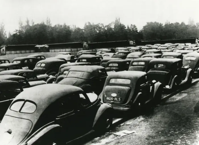 Framed Print : Cars confiscated by the occupying Germans, Vincennes, Paris, 1940-1944 Framed Print : Cars confiscated by the occupying Germans, Vincennes, Paris, 1940-1944