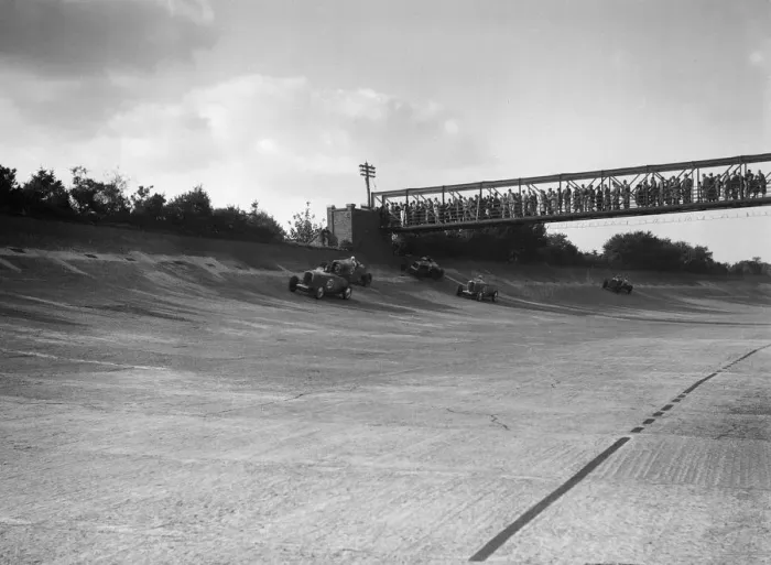 Framed Print : Cars racing on Byfleet Banking during the BRDC 500 Mile Race, Brooklands, 3 October 1931 Framed Print : Cars racing on Byfleet Banking during the BRDC 500 Mile Race, Brooklands, 3 October 1931
