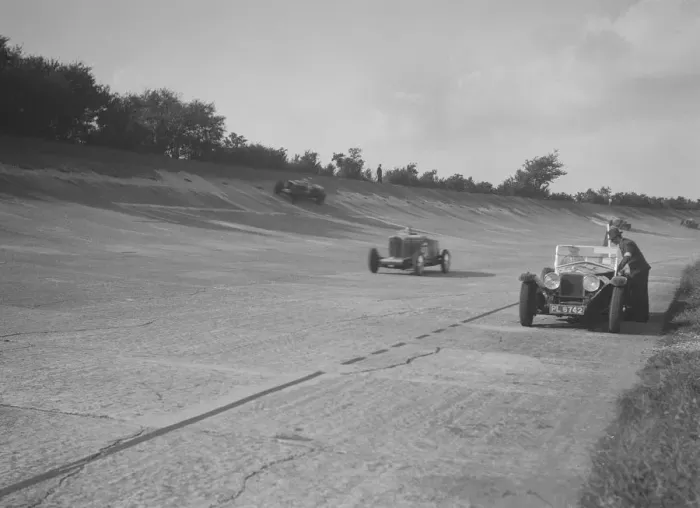 Framed Print : Cars racing on Byfleet Banking during the BRDC 500 Mile Race, Brooklands, 3 October 1931 Framed Print : Cars racing on Byfleet Banking during the BRDC 500 Mile Race, Brooklands, 3 October 1931