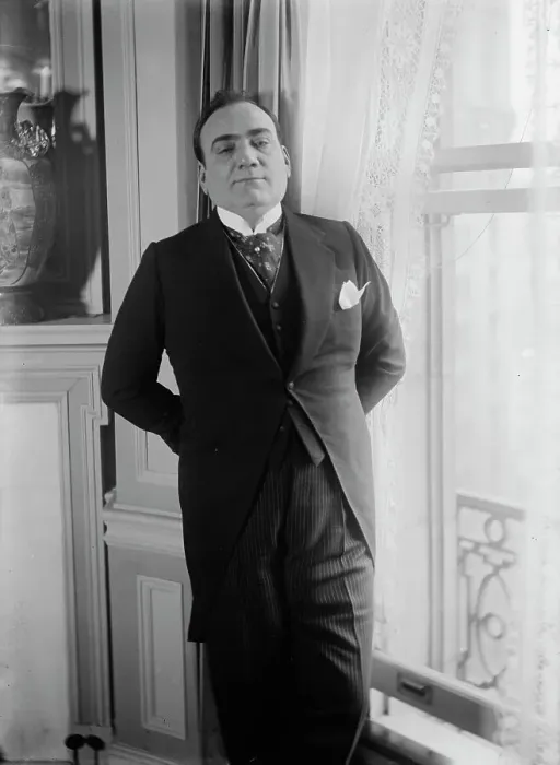 Framed Print : Caruso, between c1915 and c1920. Creator: Bain News Service Framed Print : Caruso, between c1915 and c1920. Creator: Bain News Service