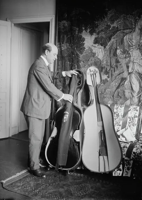 Framed Print : Casals, between c1915 and c1920. Creator: Bain News Service Framed Print : Casals, between c1915 and c1920. Creator: Bain News Service
