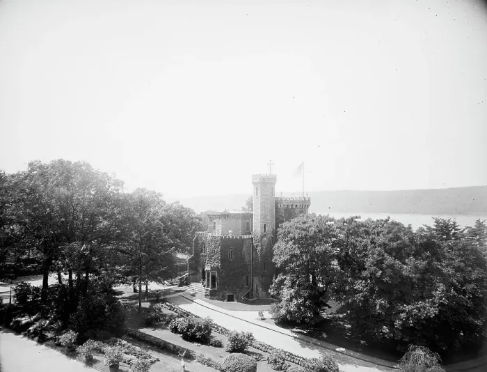 Framed Print : Castle, Academy of Mount St. Vincent, front view, New York, N.Y. between 1905 and 1915. Creator: Unknown Framed Print : Castle, Academy of Mount St. Vincent, front view, New York, N.Y. between 1905 and 1915. Creator: Unknown