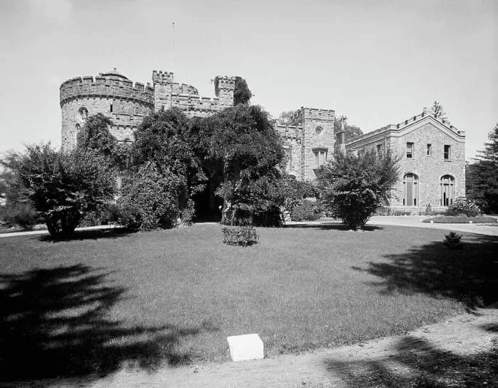 Framed Print : Castle School, Tarrytown, N.Y. between 1910 and 1920. Creator: Unknown Framed Print : Castle School, Tarrytown, N.Y. between 1910 and 1920. Creator: Unknown