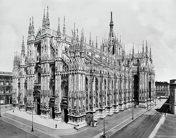 Cathedral, Milan, Italy, between 1900 and 1910. Creator: William H. Jackson