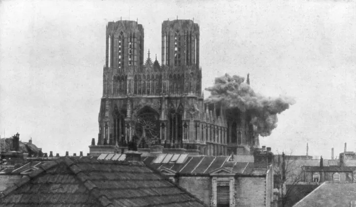 Framed Print : Cathedral of Reims, First World War, 19 April 1917 Framed Print : Cathedral of Reims, First World War, 19 April 1917