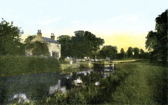 Framed Print : Caversham Lock, Berkshire, 20th Century Framed Print : Caversham Lock, Berkshire, 20th Century