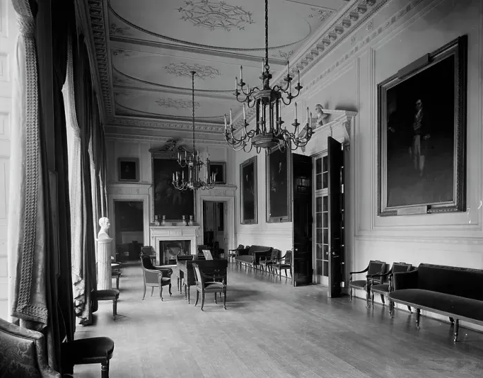 Framed Print : Central hall, Governor's room, City Hall, New York, c.between 1910 and 1920. Creator: Unknown Framed Print : Central hall, Governor's room, City Hall, New York, c.between 1910 and 1920. Creator: Unknown