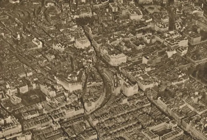 Framed Print : Central London From Burlington House To Trafalgar House As The Aircraft Sees It, c1935 Framed Print : Central London From Burlington House To Trafalgar House As The Aircraft Sees It, c1935