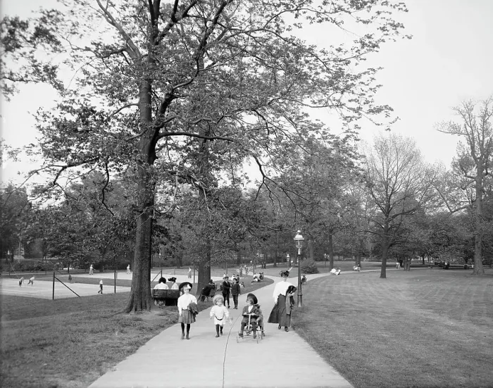 Framed Print : Central Park, Louisville, Ky. between 1900 and 1910. Creator: Unknown Framed Print : Central Park, Louisville, Ky. between 1900 and 1910. Creator: Unknown