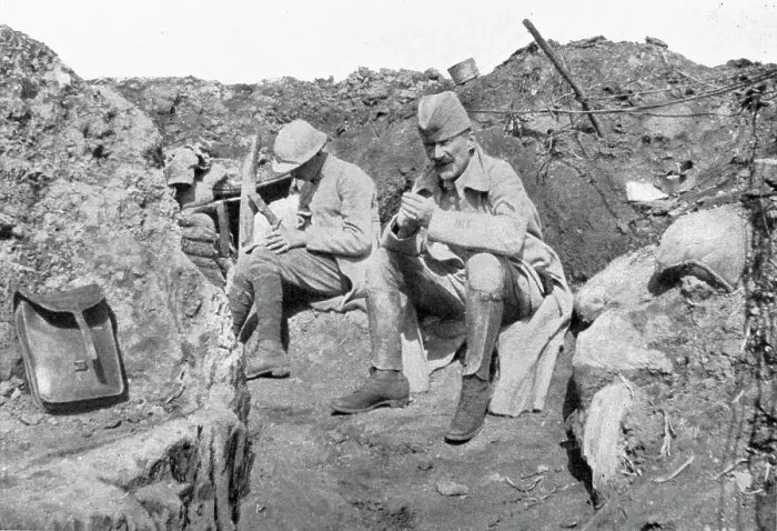 Framed Print : Ceux de Bouchavesnes; le chef de bataillon de Pelacot, dans une tranchee, quelques... 1916. Creator: Unknown Framed Print : Ceux de Bouchavesnes; le chef de bataillon de Pelacot, dans une tranchee, quelques... 1916. Creator: Unknown