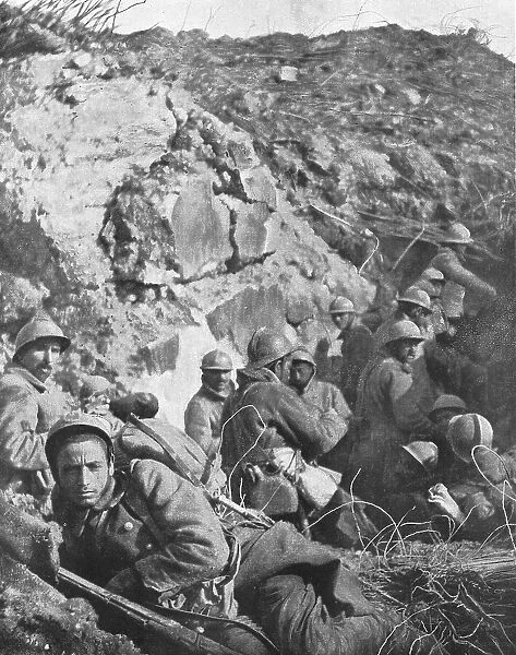 Ceux qui ont repris Douaumont; soldats du regiment colonial du Maroc occupant les fosses... 1916. Creator: Unknown