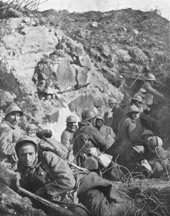 Framed Print : Ceux qui ont repris Douaumont; soldats du regiment colonial du Maroc occupant les fosses... 1916. Creator: Unknown Framed Print : Ceux qui ont repris Douaumont; soldats du regiment colonial du Maroc occupant les fosses... 1916. Creator: Unknown