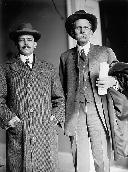 C.G. Elliott, right, with A.D. Moorehouse, 1911. Creator: Harris & Ewing. C.G. Elliott, right, with A.D. Moorehouse, 1911. Creator: Harris & Ewing