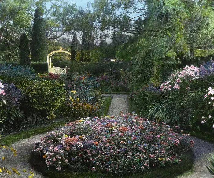 Framed Print : Chailey, Charles William Moseley house, Newburyport, Massachusetts, 1920. Creator: Frances Benjamin Johnston. Chailey, Charles William Moseley house, Newburyport, Massachusetts, 1920. Creator: Frances Benjamin Johnston Framed Print : Chailey, Charles William Moseley house, Newburyport, Massachusetts, 1920. Creator: Frances Benjamin Johnston. Chailey, Charles William Moseley house, Newburyport, Massachusetts, 1920. Creator: Frances Benjamin Johnston