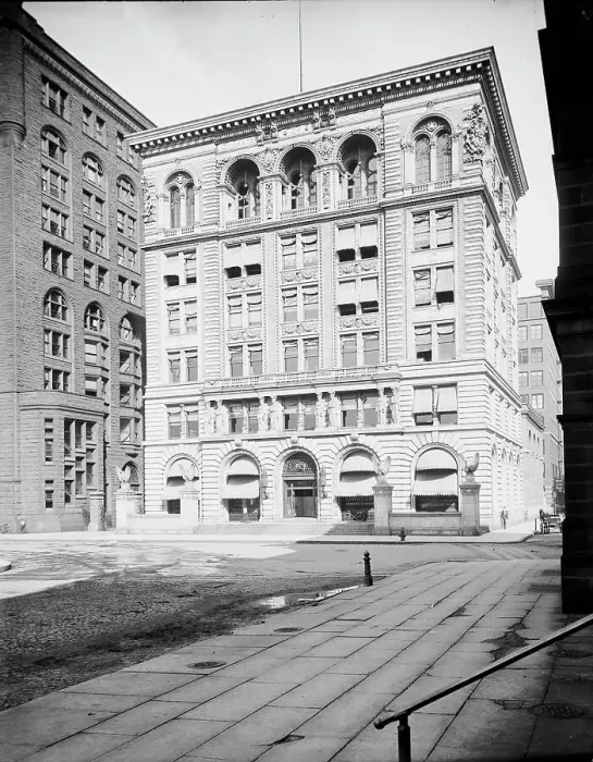 Framed Print : Chamber of Commerce, Cleveland, ca 1900. Creator: Unknown Framed Print : Chamber of Commerce, Cleveland, ca 1900. Creator: Unknown