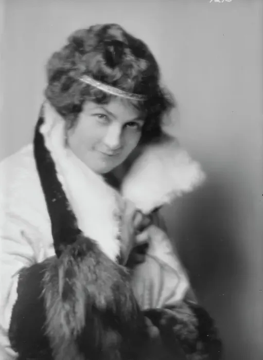 Framed Print : Chapman, M.D. Mrs. portrait photograph, 1915. Creator: Arnold Genthe Framed Print : Chapman, M.D. Mrs. portrait photograph, 1915. Creator: Arnold Genthe
