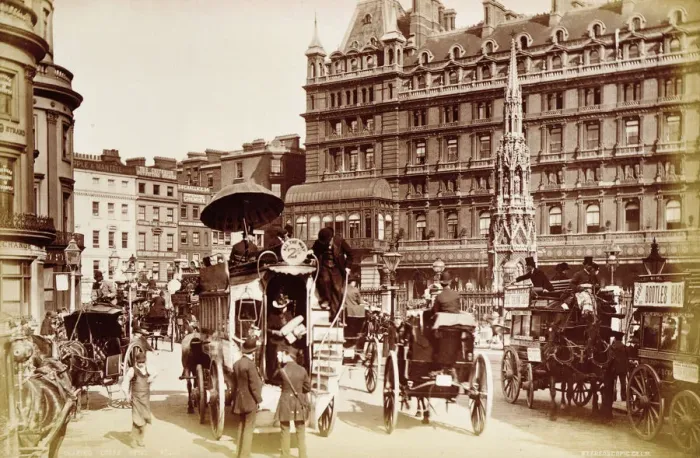 Framed Print : Charing Cross, London, c1900 Framed Print : Charing Cross, London, c1900