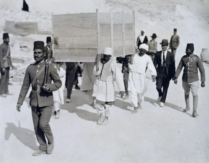 Framed Print : A chariot being removed from Tutankhamuns tomb, Valley of the Kings, Egypt, 1920s