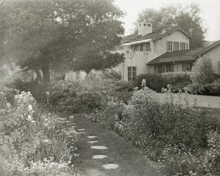 Framed Print : Charles Francis Paxton house, 1160 South Orange Grove Boulevard, Pasadena, California, 1923. Creator: Frances Benjamin Johnston Framed Print : Charles Francis Paxton house, 1160 South Orange Grove Boulevard, Pasadena, California, 1923. Creator: Frances Benjamin Johnston