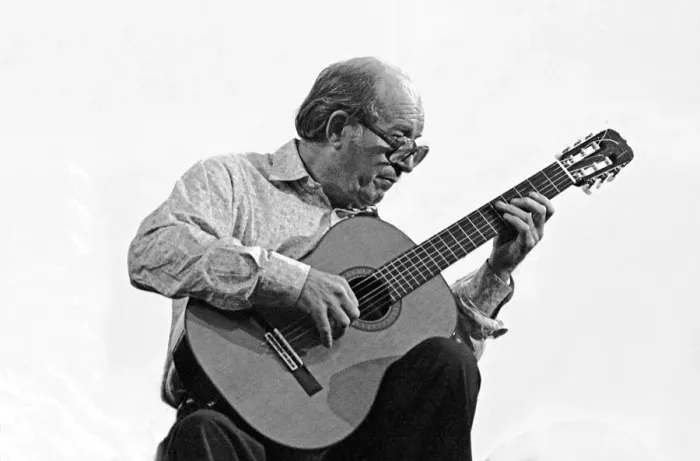 Framed Print : Charlie Byrd, Knebworth, 1978. Artist: Brian O Connor Framed Print : Charlie Byrd, Knebworth, 1978. Artist: Brian O Connor