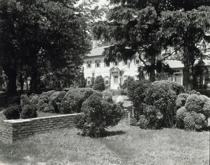Framed Print : Chatham, Colonel Daniel Bradford Devore house, 120 Chatham Lane, Fredericksburg, Virginia, 1927. Creator: Frances Benjamin Johnston. Chatham, Colonel Daniel Bradford Devore house, 120 Chatham Lane, Fredericksburg, Virginia, 1927