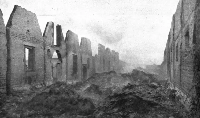 Framed Print : Un chef-d'oeuvre de destruction; Une rue de la petite ville d'Albert (Somme), 1914. Creator: Unknown Framed Print : Un chef-d'oeuvre de destruction; Une rue de la petite ville d'Albert (Somme), 1914. Creator: Unknown
