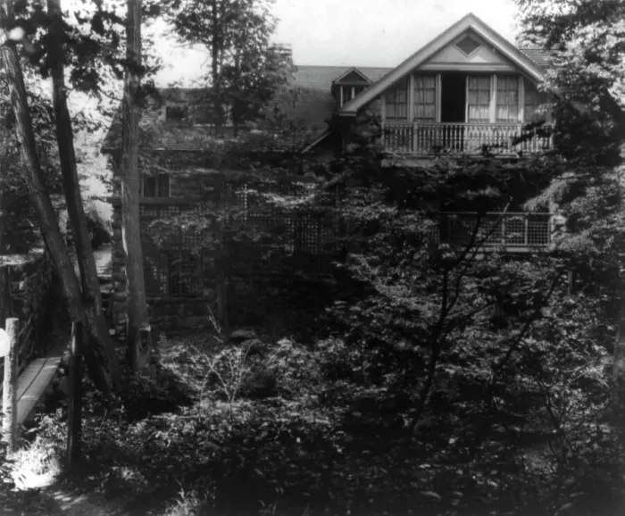 Framed Print : Chelmsford, Elon Huntington Hooker house, Greenwich, Connecticut, c1914. Creator: Frances Benjamin Johnston. Chelmsford, Elon Huntington Hooker house, Greenwich, Connecticut, c1914. Creator: Frances Benjamin Johnston Framed Print : Chelmsford, Elon Huntington Hooker house, Greenwich, Connecticut, c1914. Creator: Frances Benjamin Johnston. Chelmsford, Elon Huntington Hooker house, Greenwich, Connecticut, c1914. Creator: Frances Benjamin Johnston