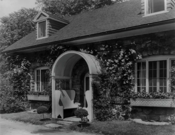 Framed Print : Chelmsford, Elon Huntington Hooker house, Greenwich, Connecticut, c1914. Creator: Frances Benjamin Johnston. Chelmsford, Elon Huntington Hooker house, Greenwich, Connecticut, c1914. Creator: Frances Benjamin Johnston Framed Print : Chelmsford, Elon Huntington Hooker house, Greenwich, Connecticut, c1914. Creator: Frances Benjamin Johnston. Chelmsford, Elon Huntington Hooker house, Greenwich, Connecticut, c1914. Creator: Frances Benjamin Johnston
