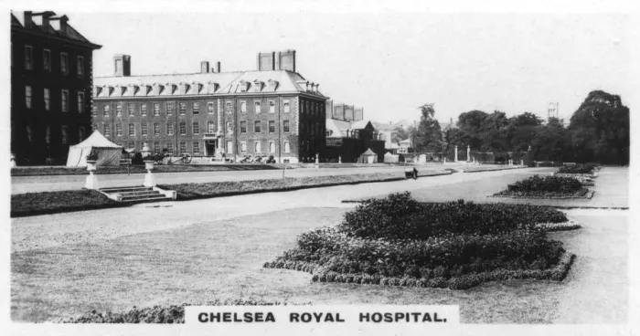 Framed Print : Chelsea Royal Hospital, London, c1920s Framed Print : Chelsea Royal Hospital, London, c1920s