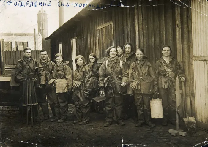 Framed Print : Chemical defence unit (PVChO), USSR, 1930s Framed Print : Chemical defence unit (PVChO), USSR, 1930s