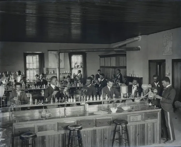 Framed Print : Chemistry laboratory at Tuskegee Institute, c1902. Creator: Frances Benjamin Johnston Framed Print : Chemistry laboratory at Tuskegee Institute, c1902. Creator: Frances Benjamin Johnston
