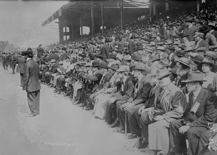 Framed Print : Chicago fans, between c1910 and c1915. Creator: Bain News Service Framed Print : Chicago fans, between c1910 and c1915. Creator: Bain News Service