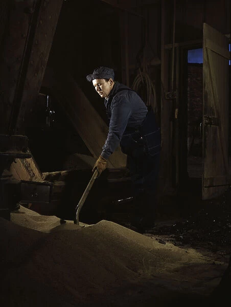 Chicago and North Western R.R. Mrs. Thelma Cuvage, working in the sand house... Clinton, Iowa, 1943. Creator: Jack Delano