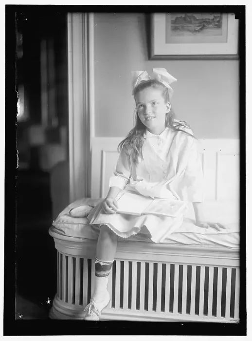 Framed Print : Child, between 1910 and 1917. Creator: Harris & Ewing. Child, between 1910 and 1917. Creator: Harris & Ewing Framed Print : Child, between 1910 and 1917. Creator: Harris & Ewing. Child, between 1910 and 1917. Creator: Harris & Ewing