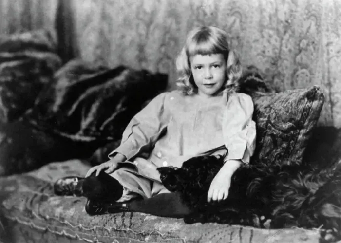 Framed Print : Child of A.J. Parsons, between c1890 and c1910. Creator: Frances Benjamin Johnston Framed Print : Child of A.J. Parsons, between c1890 and c1910. Creator: Frances Benjamin Johnston