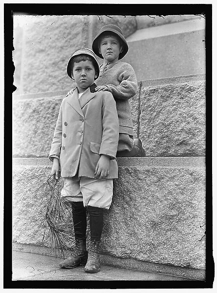 Children, between 1913 and 1917. Creator: Harris & Ewing. Children, between 1913 and 1917. Creator: Harris & Ewing
