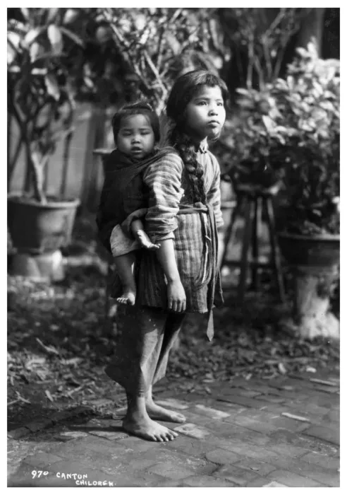 Framed Print : Children, Canton, China, early 20th century(?) Framed Print : Children, Canton, China, early 20th century(?)