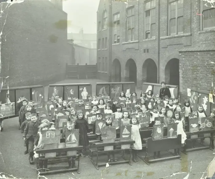 Framed Print : Children displaying their drawings, Flint Street School, Southwark, London, 1908 Framed Print : Children displaying their drawings, Flint Street School, Southwark, London, 1908