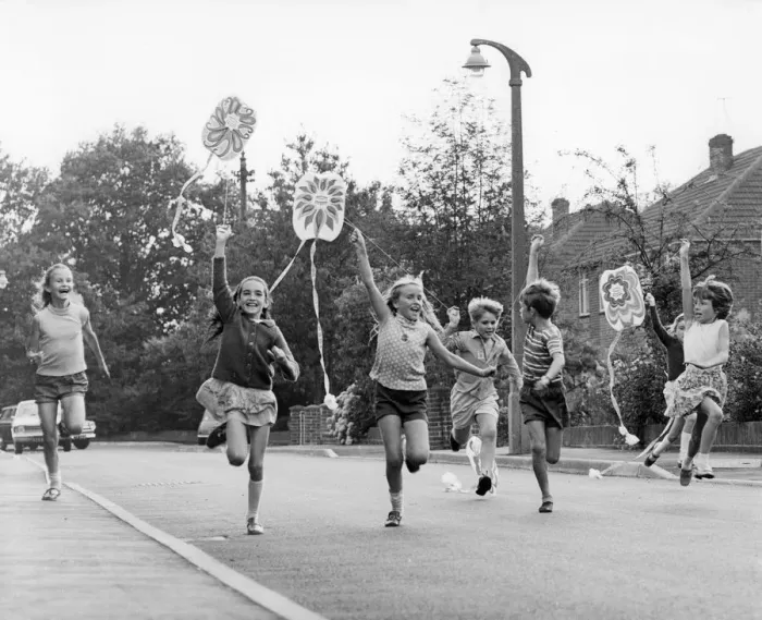 Framed Print : Children flying kites, Horley, Surrey, c1965-1975(?) Framed Print : Children flying kites, Horley, Surrey, c1965-1975(?)